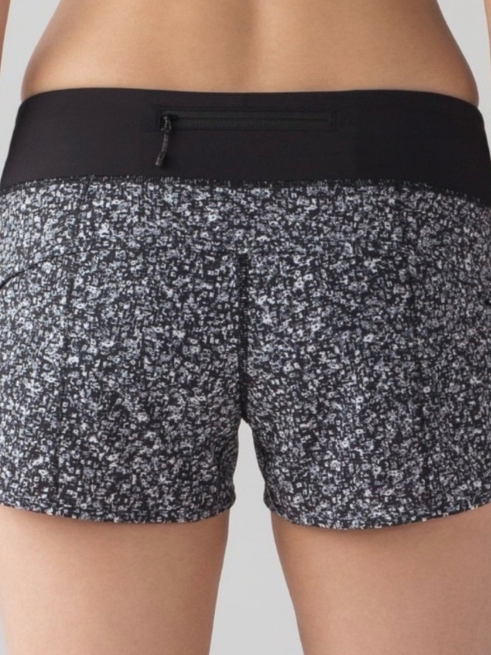 Lululemon Speed Up Short- Daisy Dot 8 - Picture 4 of 7